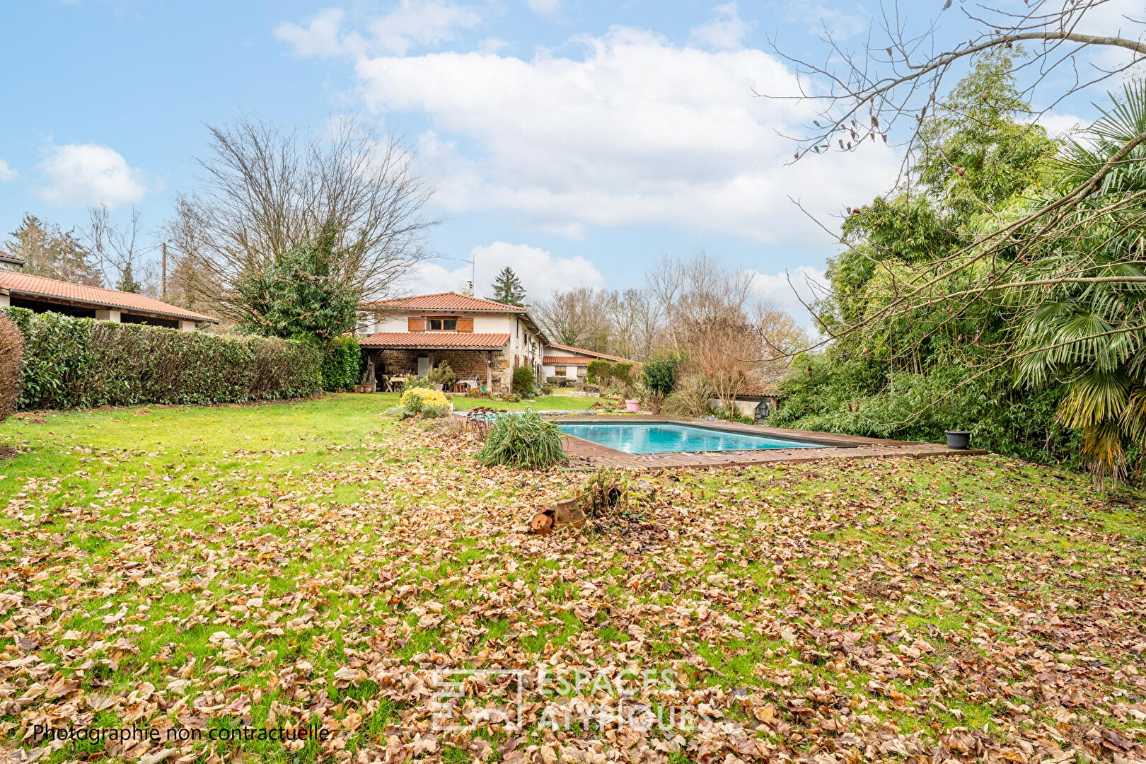 Longère de caractère avec piscine