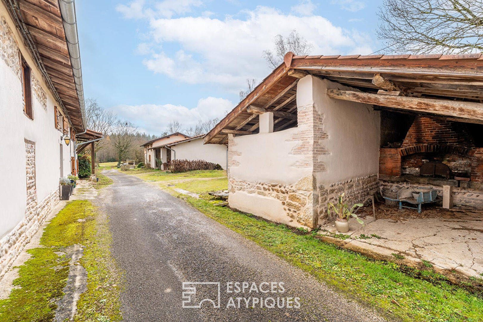 Longère de caractère avec piscine