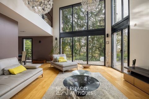 Contemporary house in a quiet cul-de-sac with garden and swimming pool