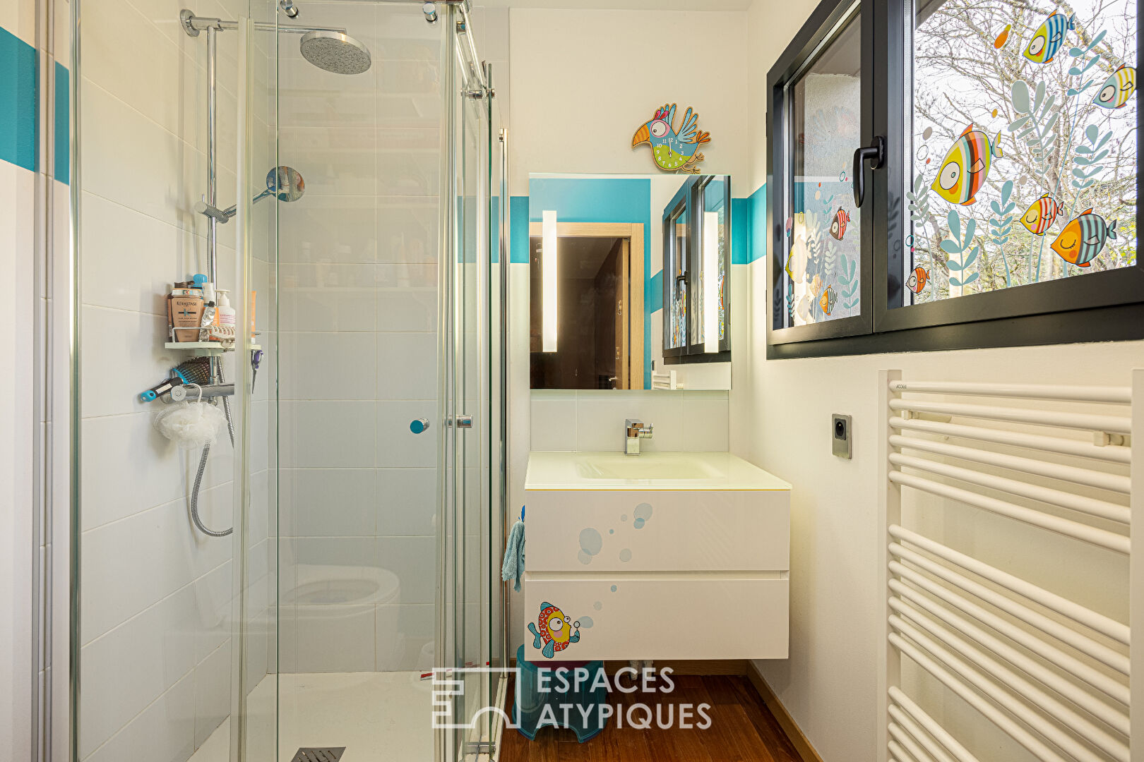 Contemporary house in a quiet cul-de-sac with garden and swimming pool