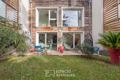 Duplex contemporain avec jardin dans le centre d&rsquo;Ecully