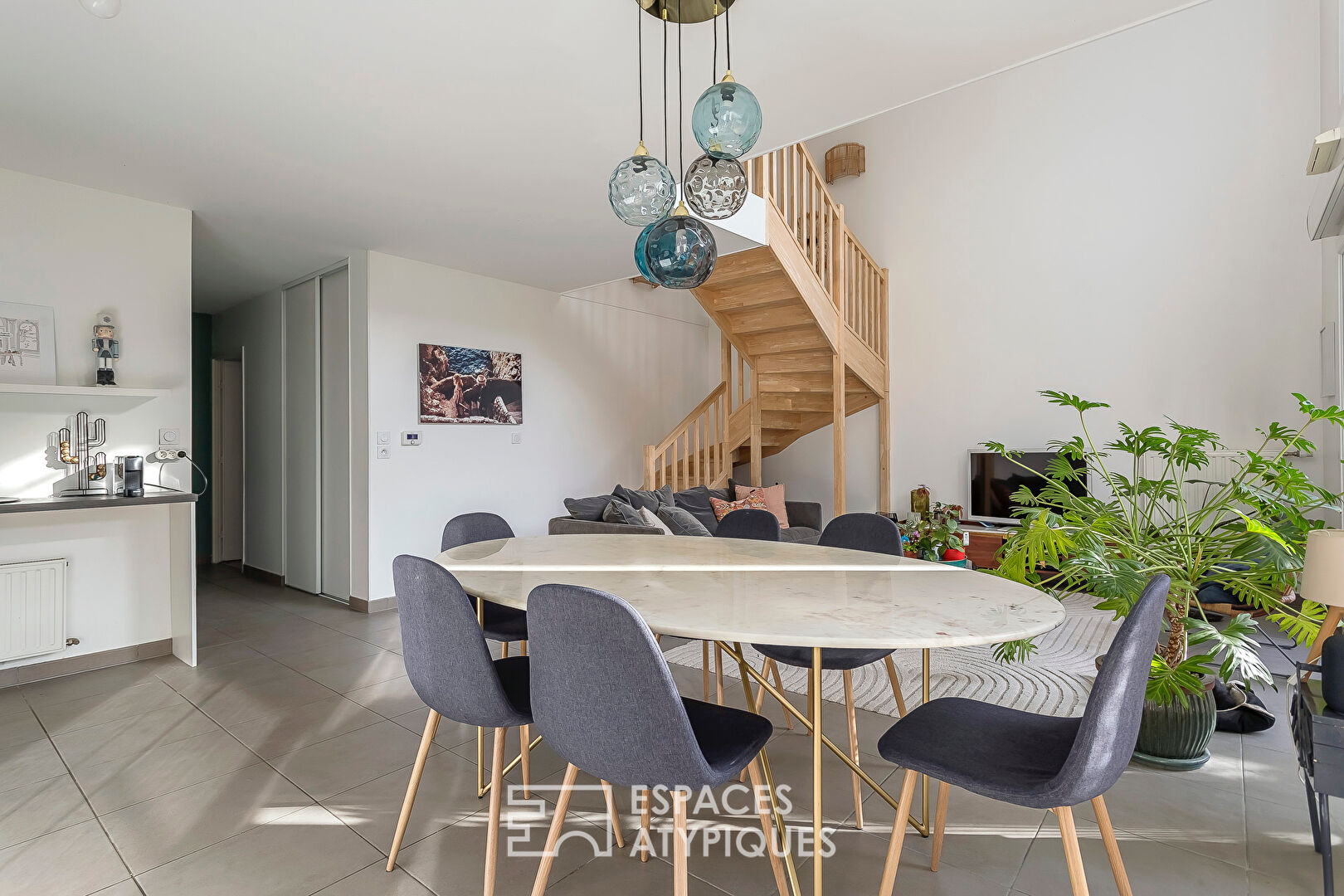 Duplex contemporain avec jardin dans le centre d&rsquo;Ecully
