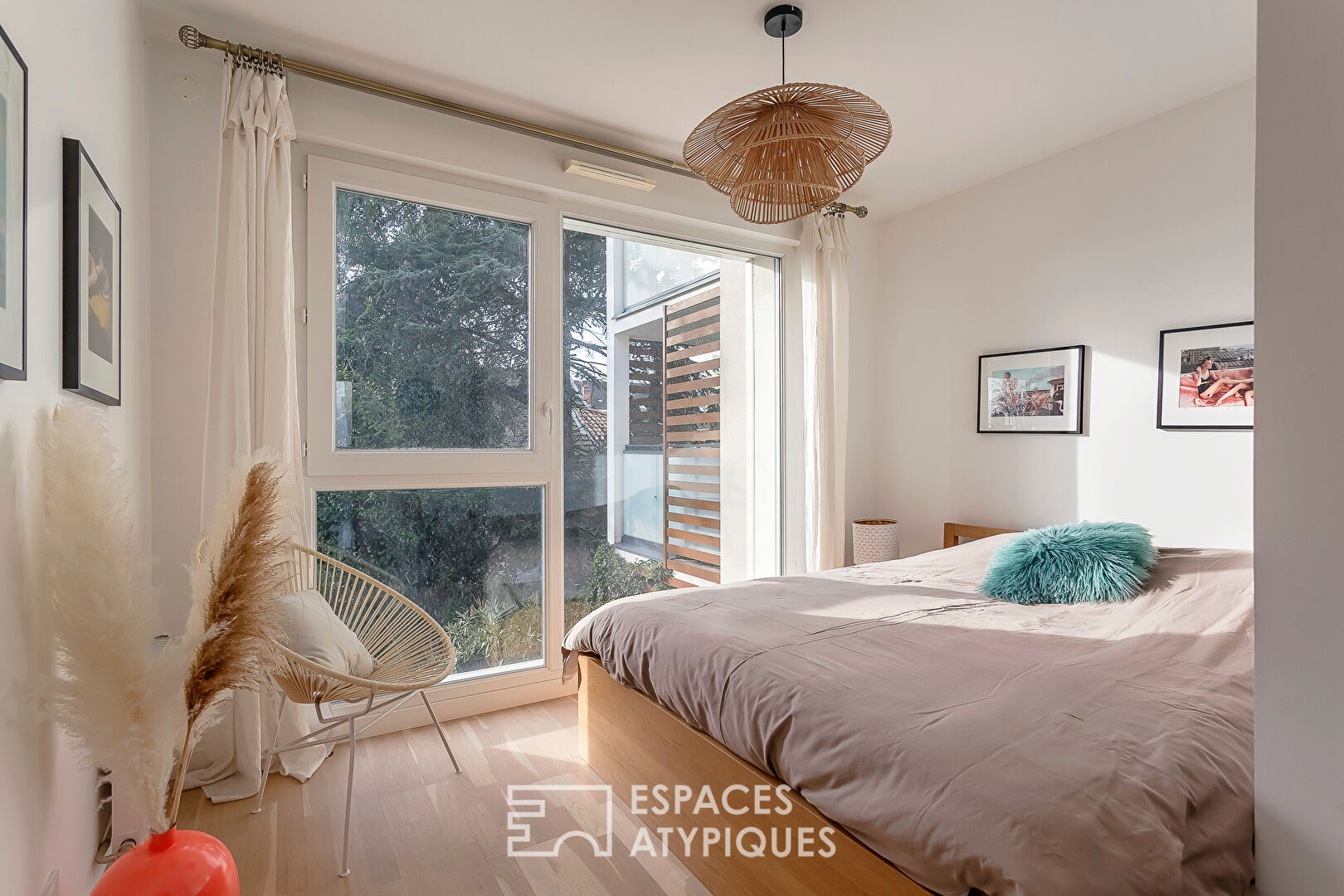 Duplex contemporain avec jardin dans le centre d&rsquo;Ecully