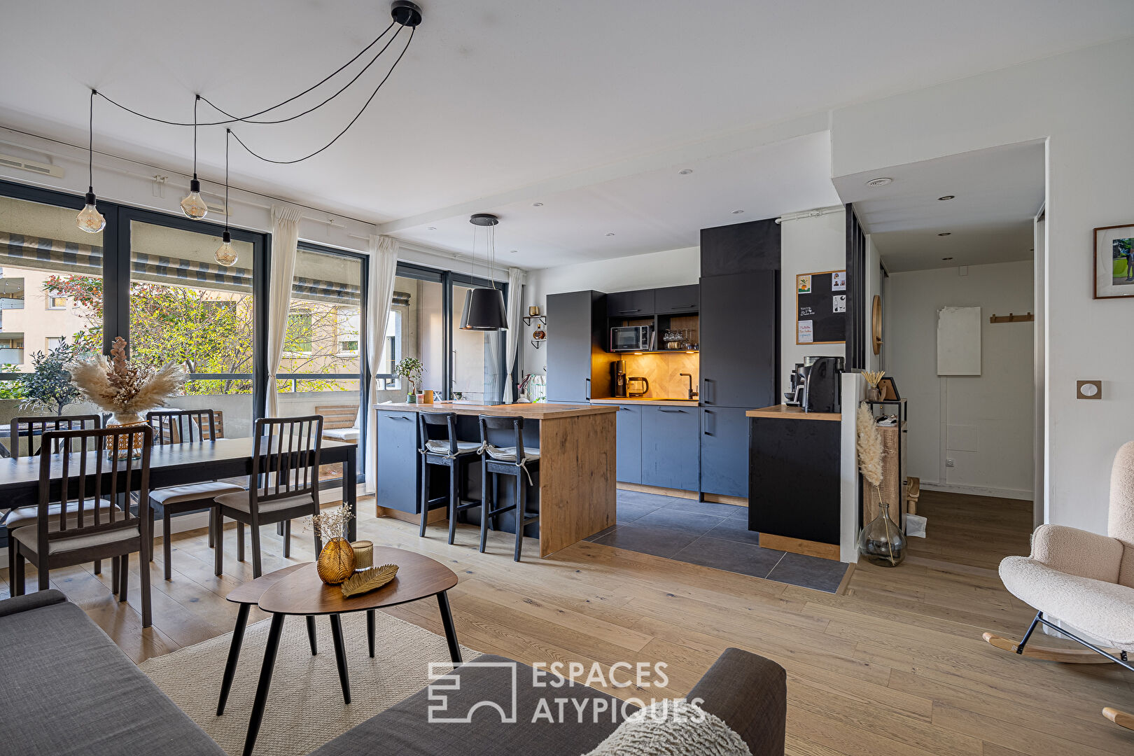 Appartement contemporain au calme avec balcon et parking