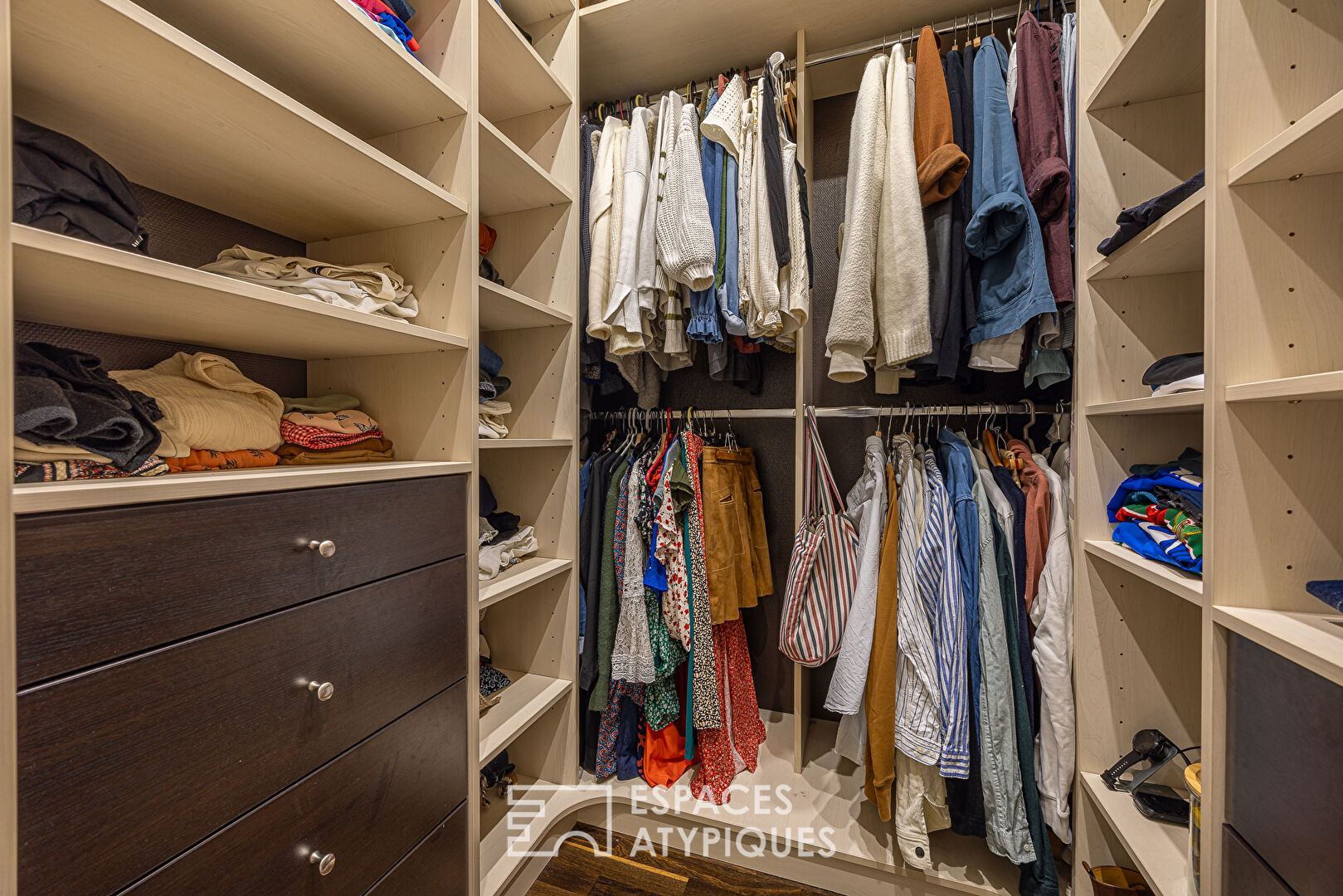 Appartement contemporain au calme avec balcon et parking