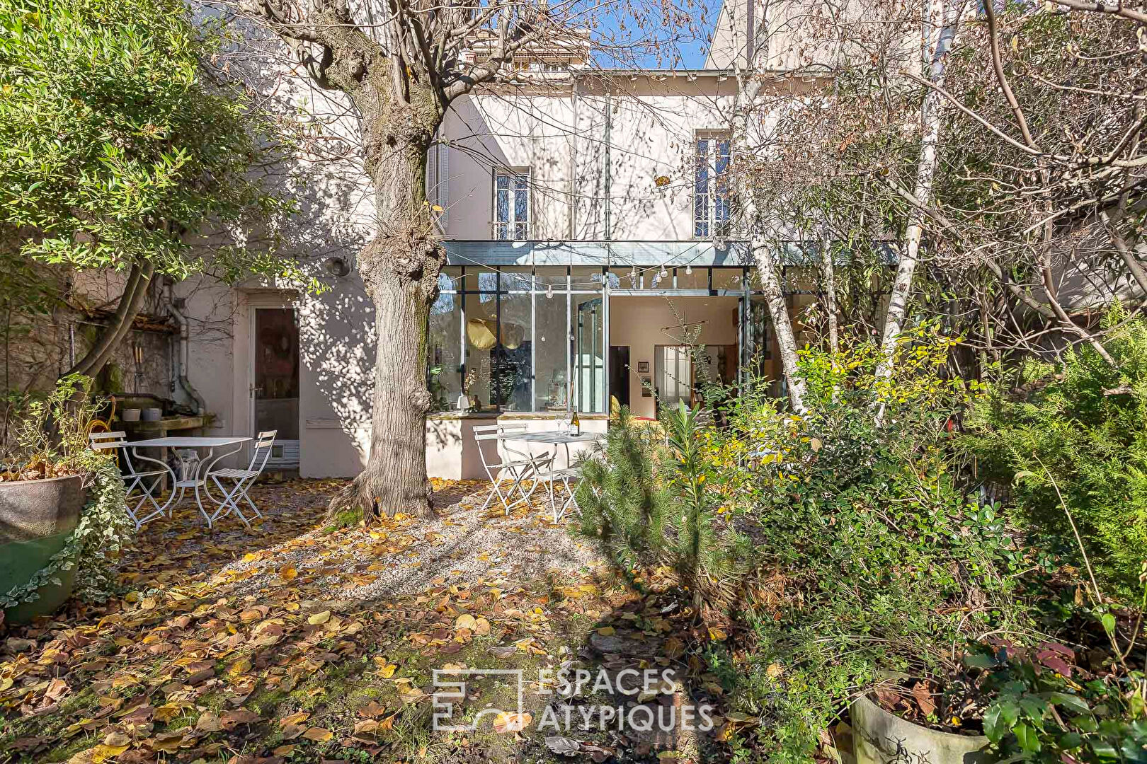 Maison de charme rénovée avec extension et jardin coeur Montchat