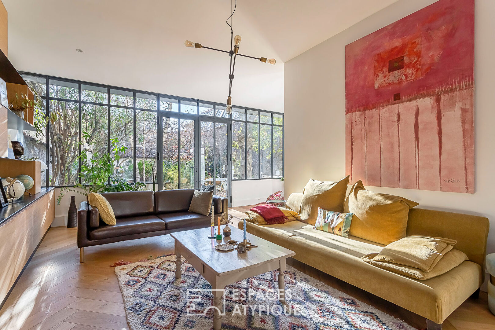 Maison de charme rénovée avec extension et jardin coeur Montchat