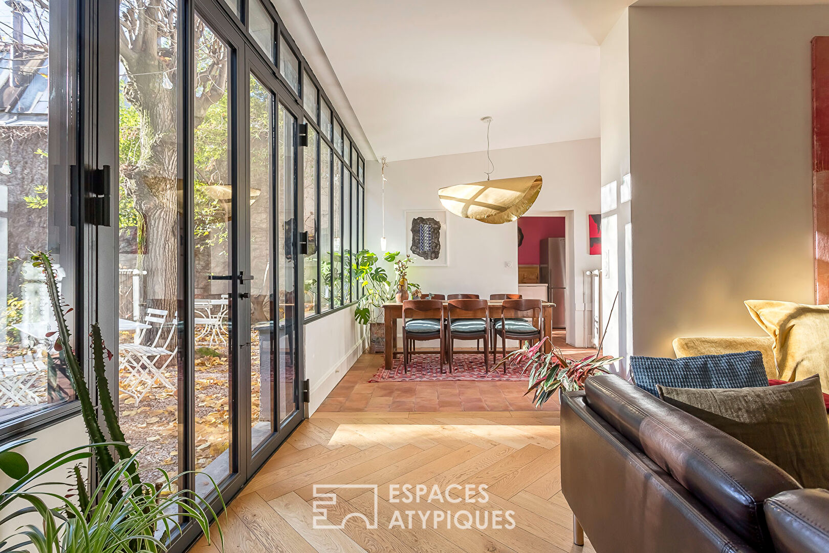 Maison de charme rénovée avec extension et jardin coeur Montchat