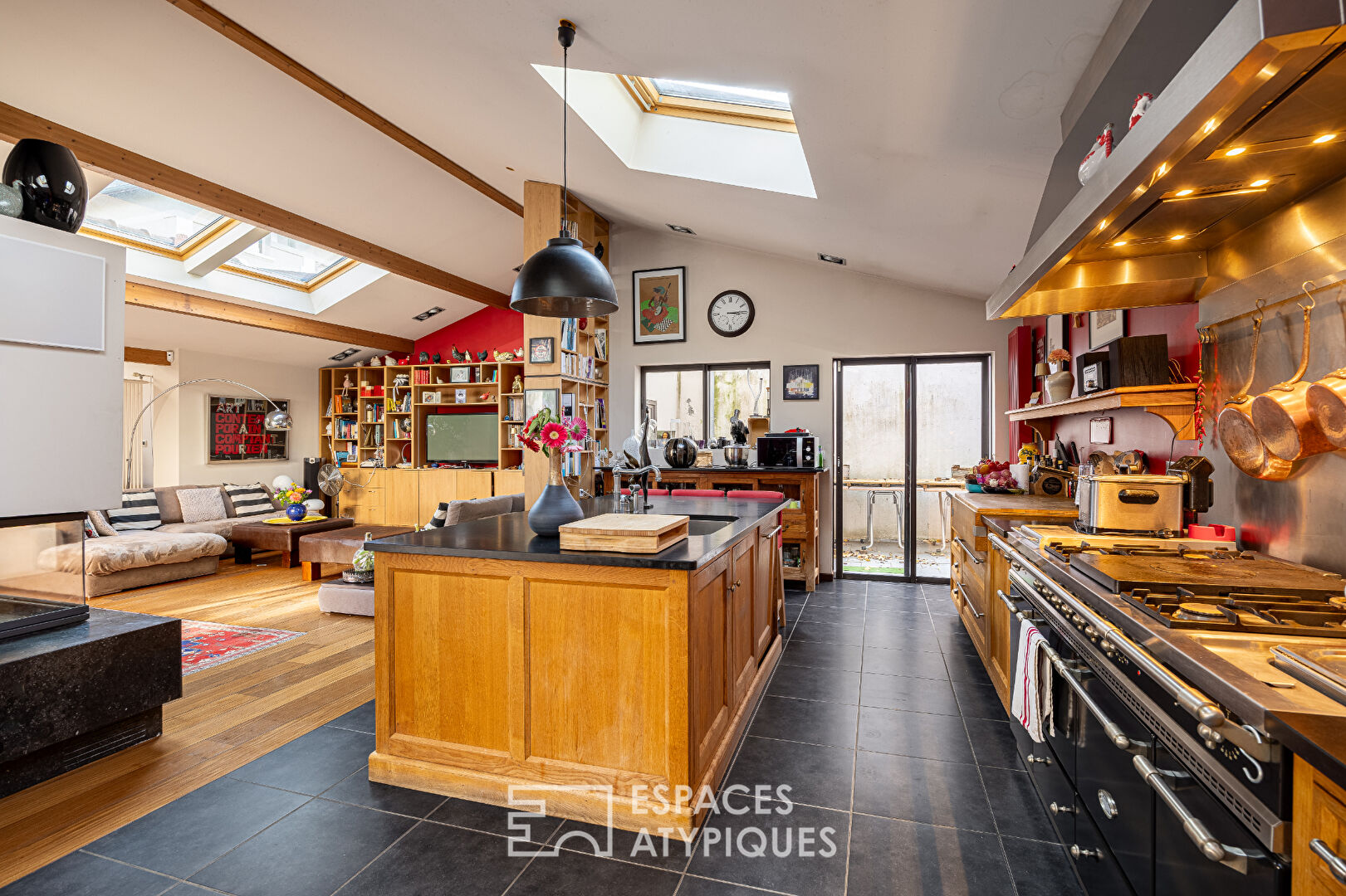 Former single-storey printing works with terrace