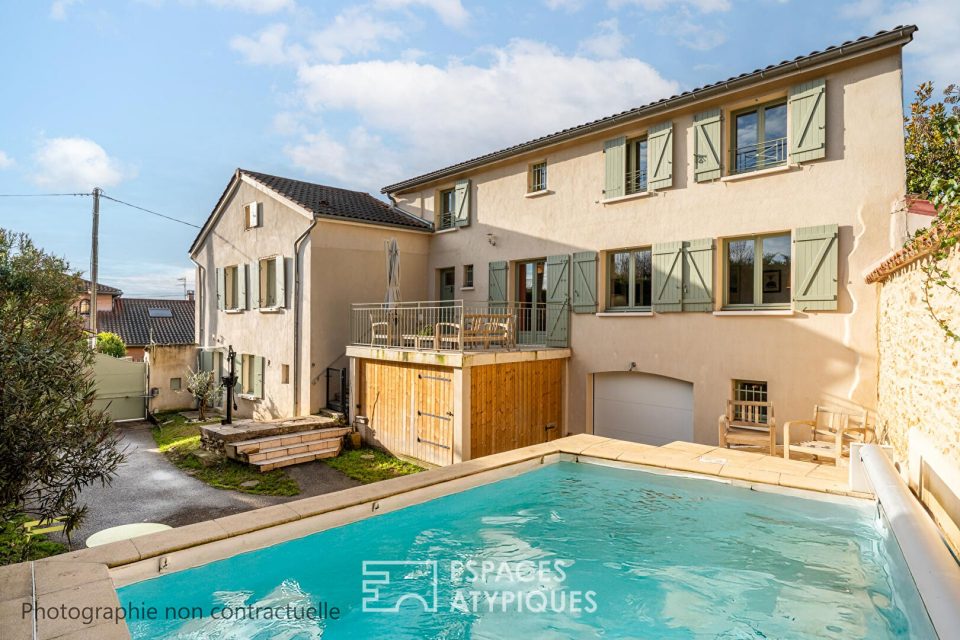 Très beau corps de ferme entièrement rénové avec piscine à Dardilly le Haut