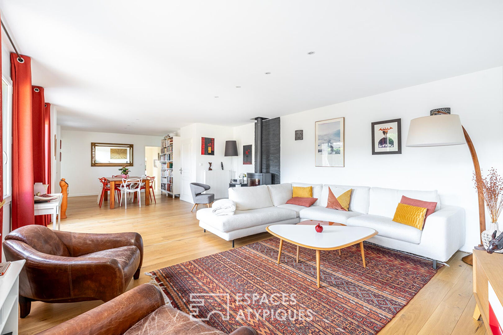 Très beau corps de ferme entièrement rénové avec piscine à Dardilly le Haut