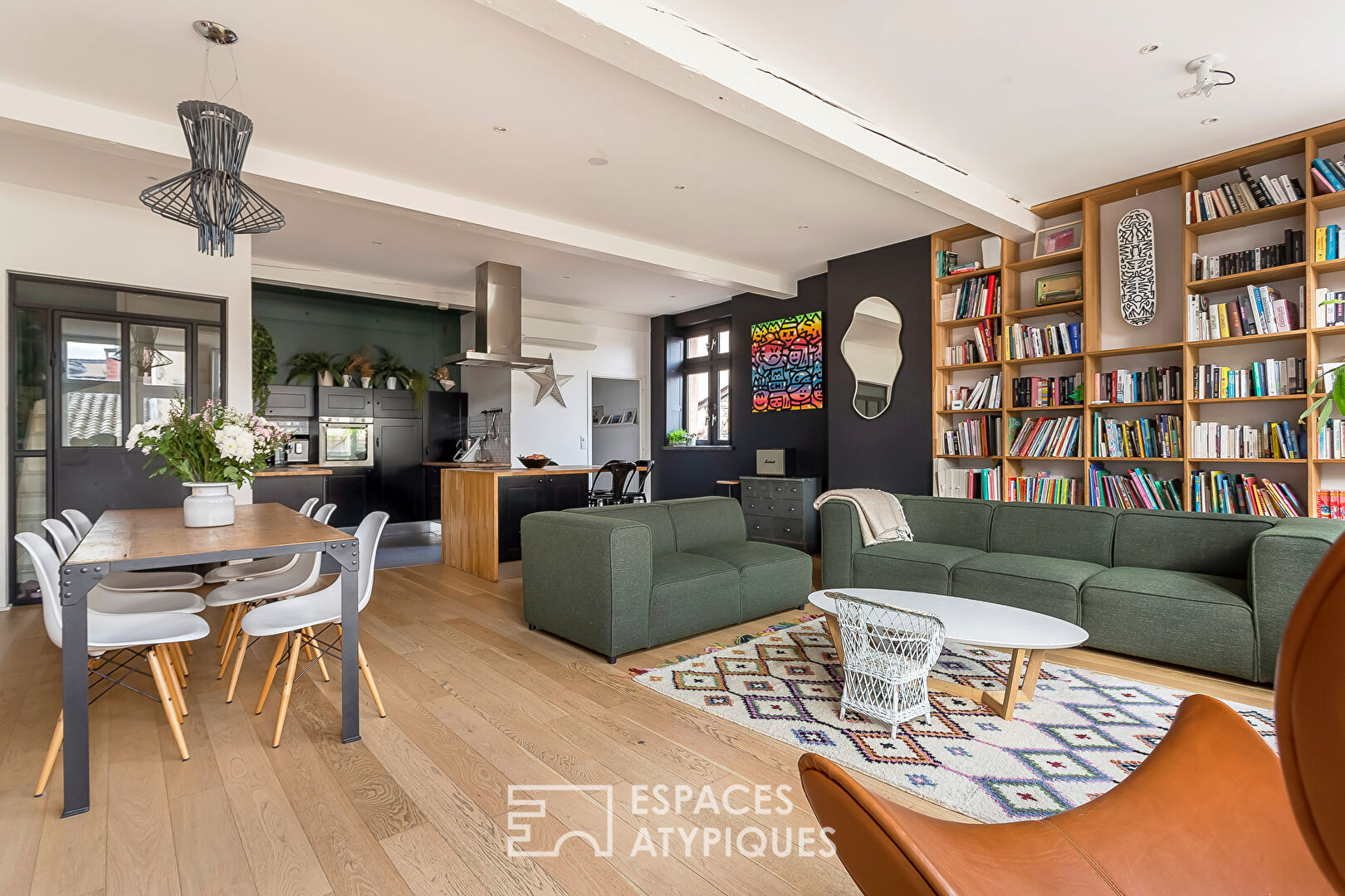 Charming duplex on the top floor, accessible by elevator