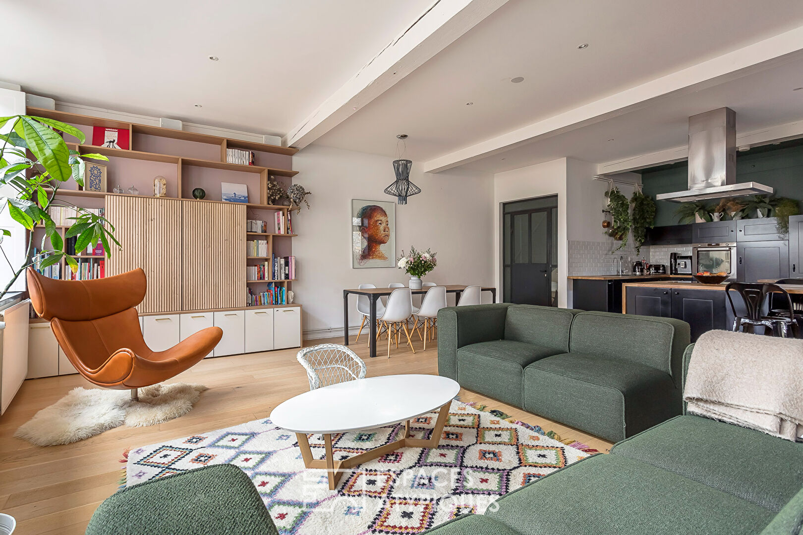 Charming duplex on the top floor, accessible by elevator