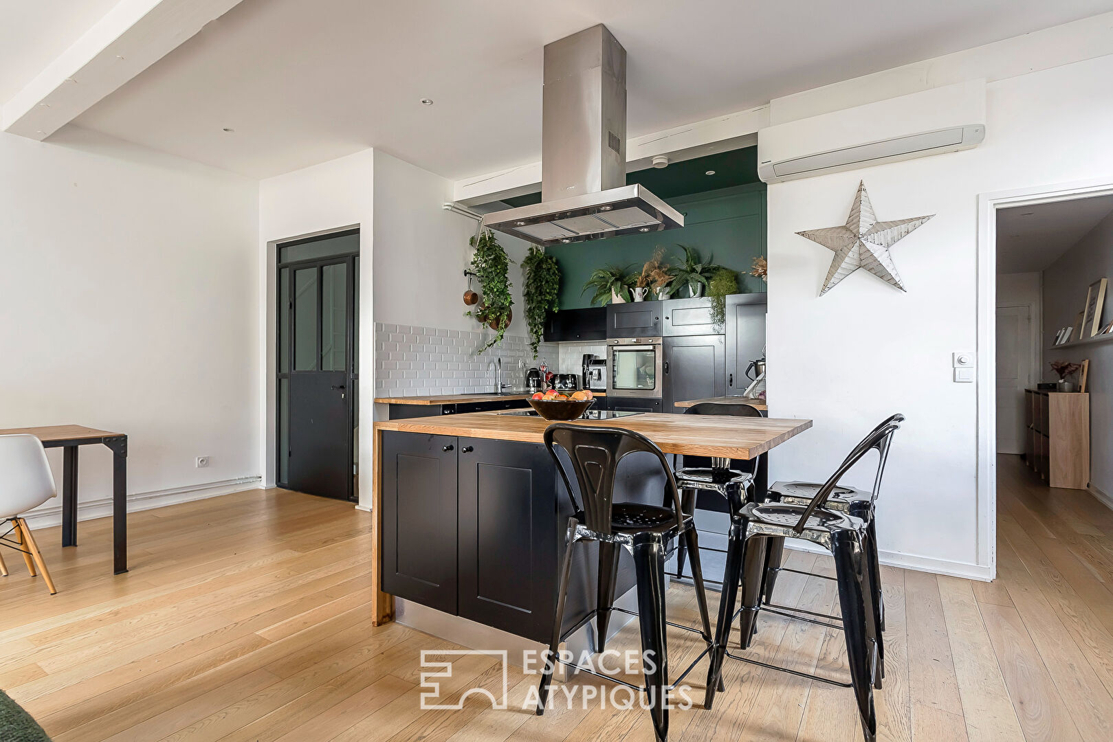 Duplex de caractère au dernier étage desservi par ascenseur