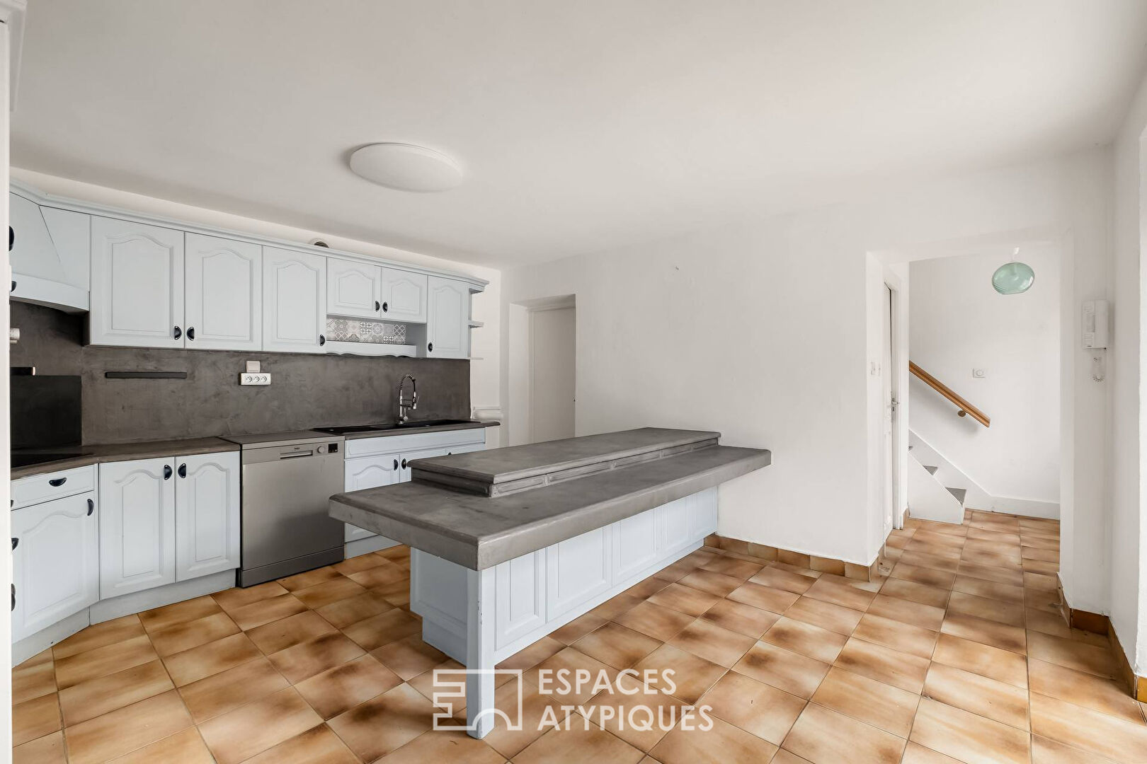 Maison de caractère à réinventer, aux portes de Vienne