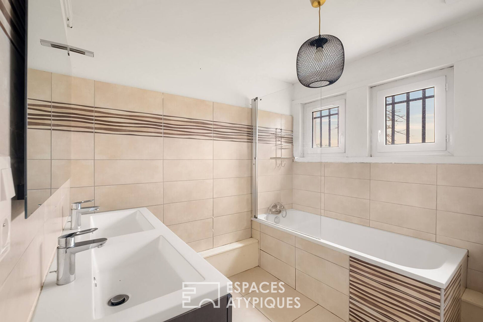 Maison de caractère à réinventer, aux portes de Vienne