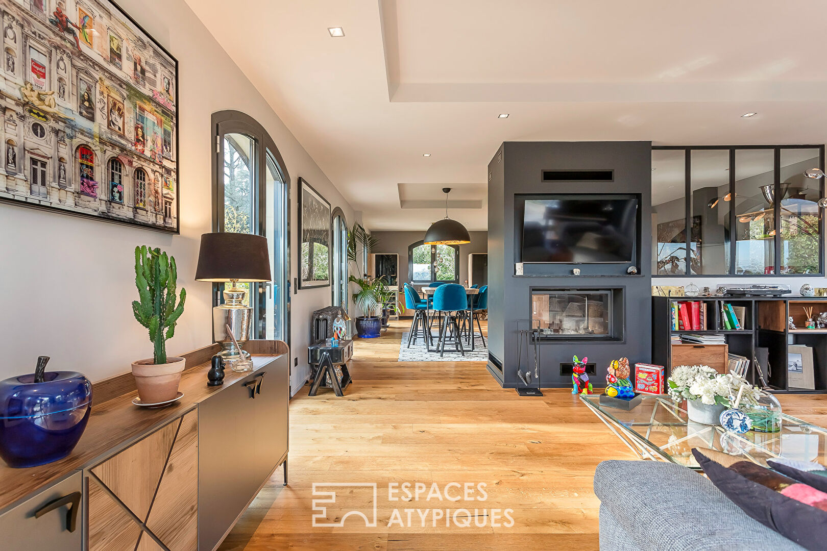 Maison de charme raffinée avec jardin bucolique et piscine