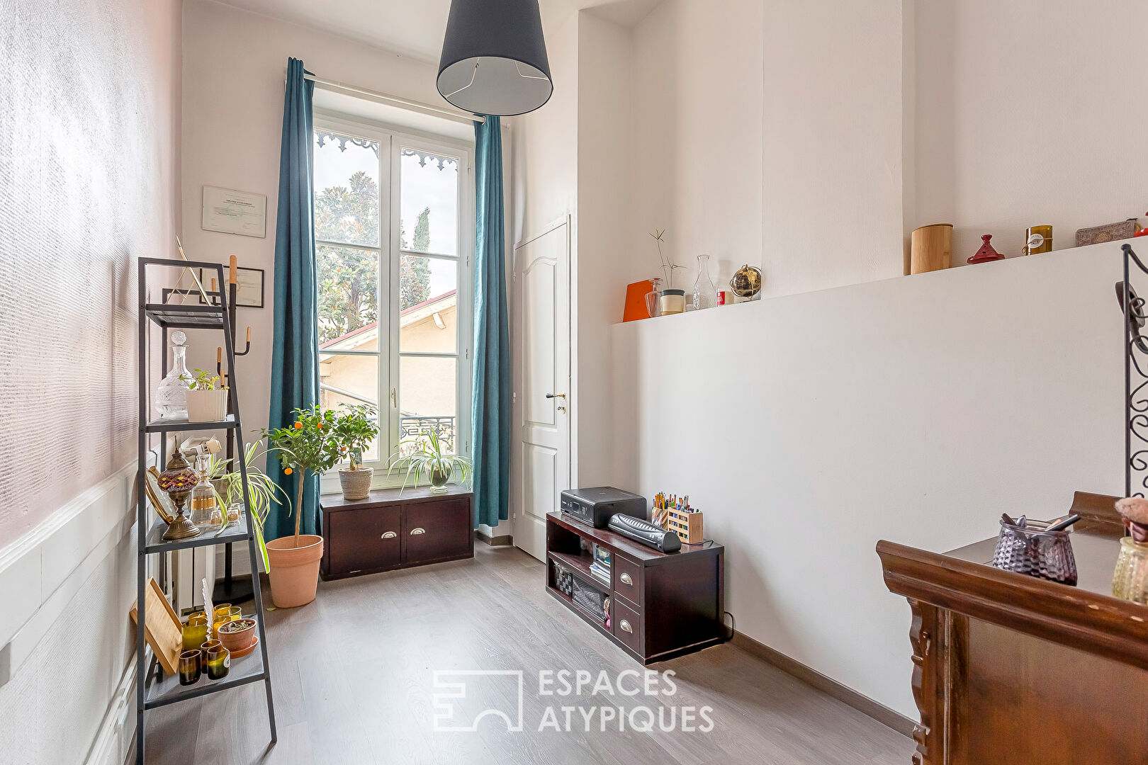 Ancien rénové proche de la place Sainte-Anne