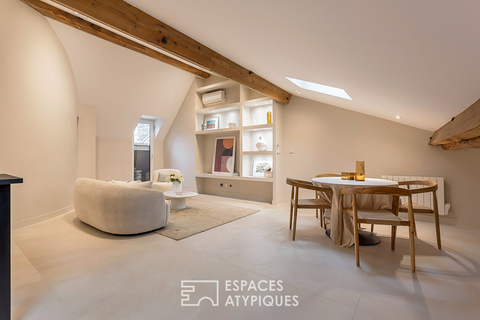 Appartement ancien à la rénovation contemporaine en face de la Préfecture