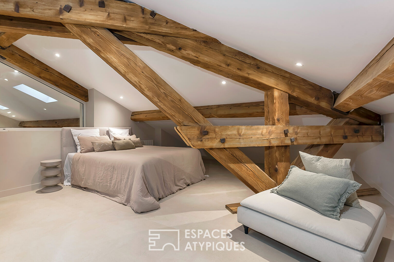 Appartement ancien à la rénovation contemporaine en face de la Préfecture