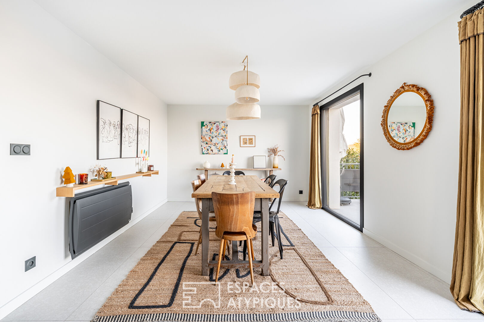 Maison rénovée avec vue à proximité du centre du village