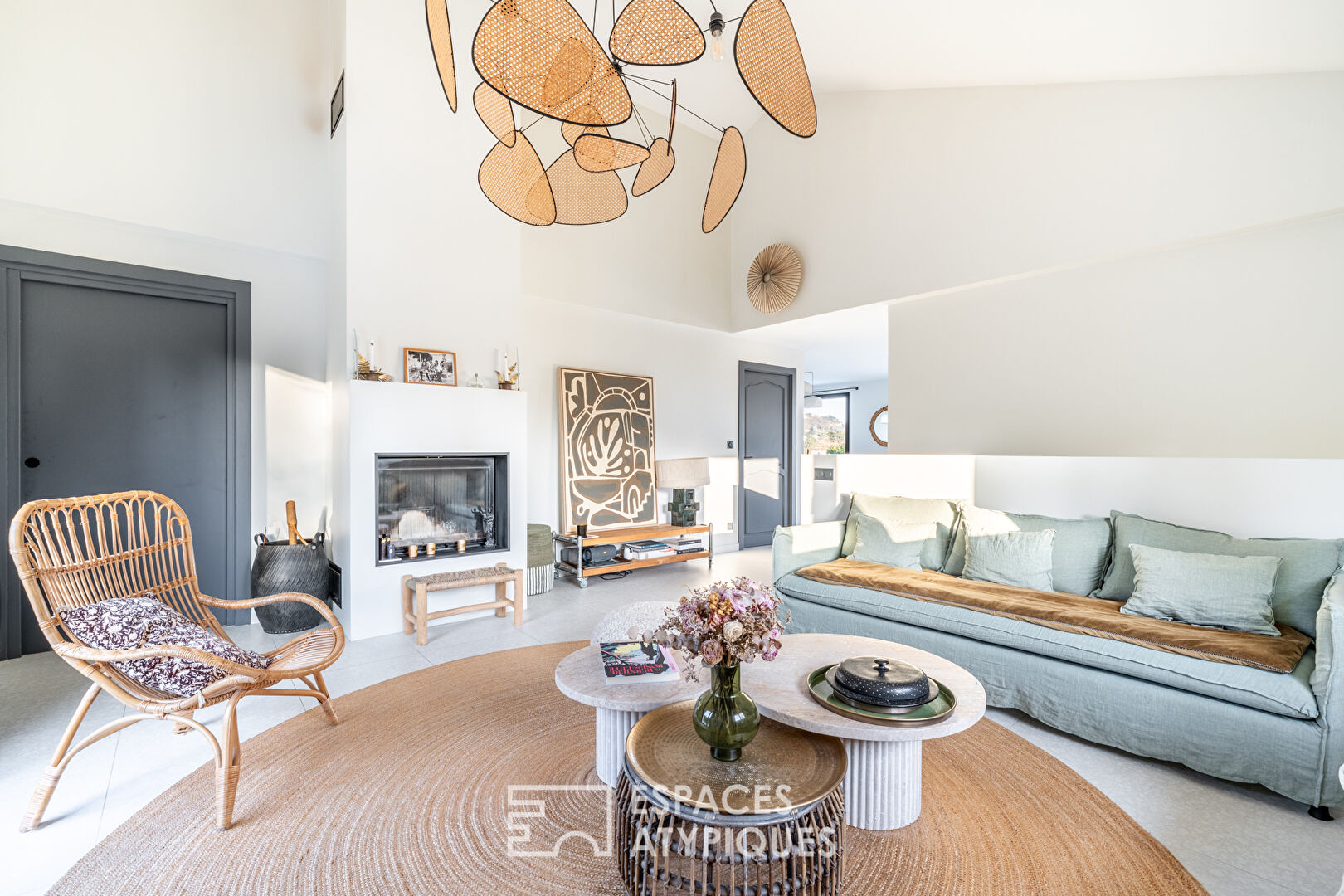 Maison rénovée avec vue à proximité du centre du village