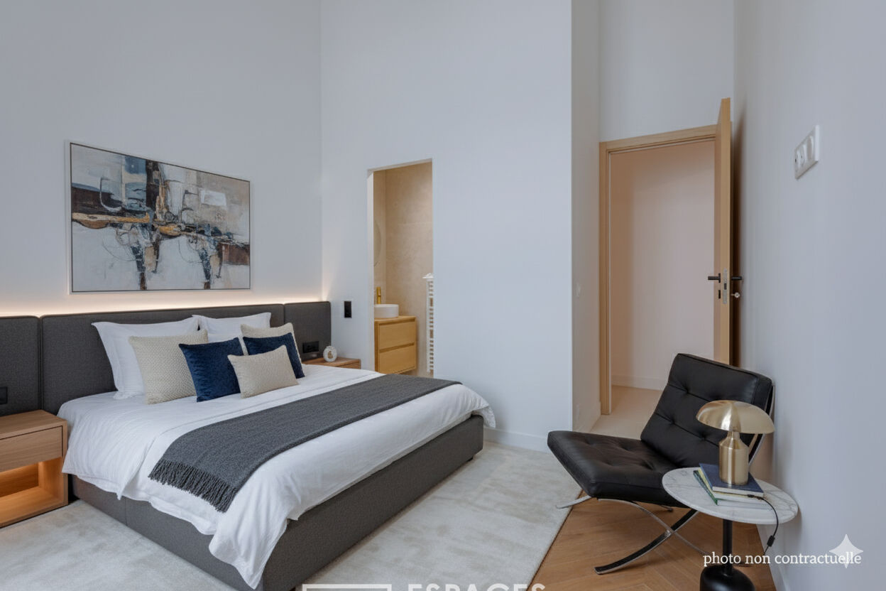 Contemporary renovated apartment in the Ainay district