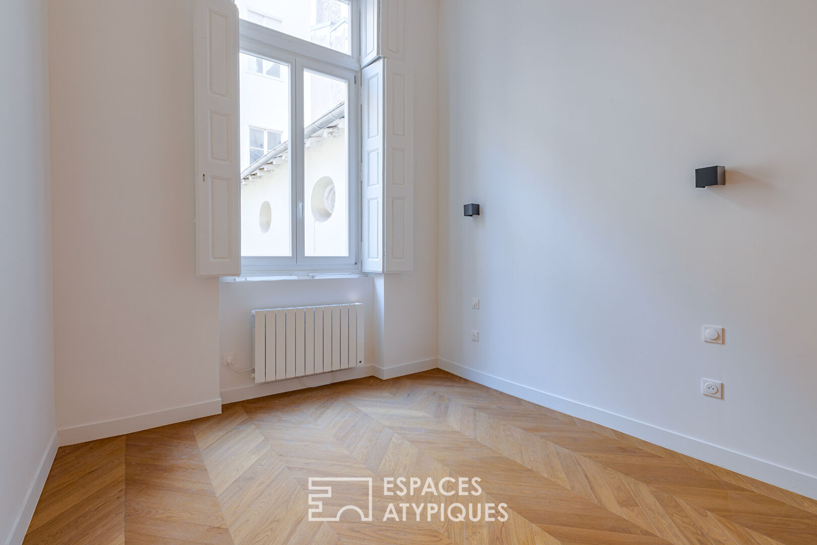 Contemporary renovated apartment in the Ainay district