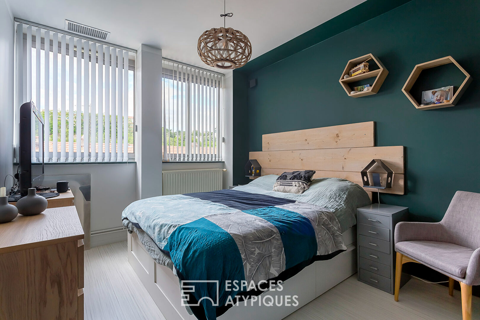 A unique living space, somewhere between a loft and a house, on the outskirts of Lyon.