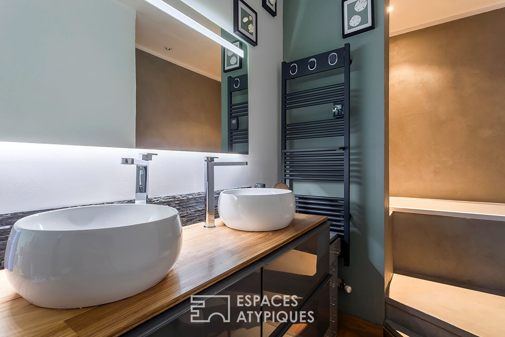 A unique living space, somewhere between a loft and a house, on the outskirts of Lyon.