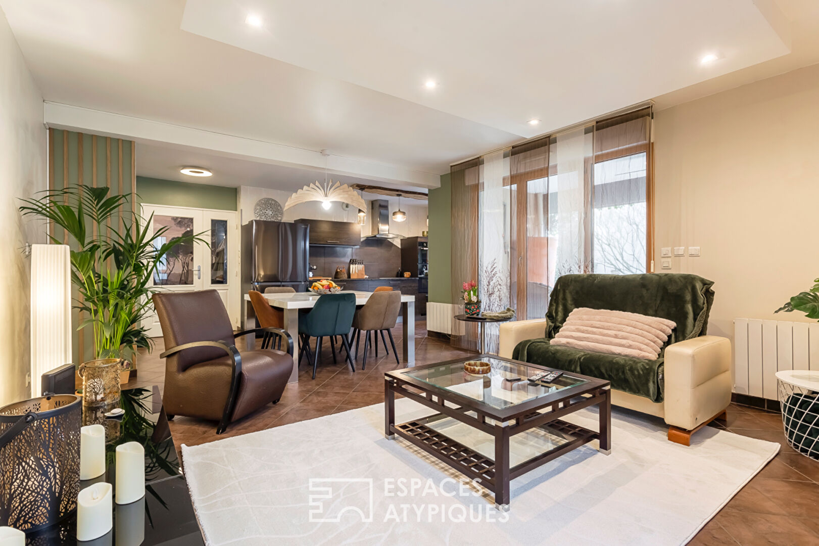 Rez-de-jardin avec 242m2 de jardin