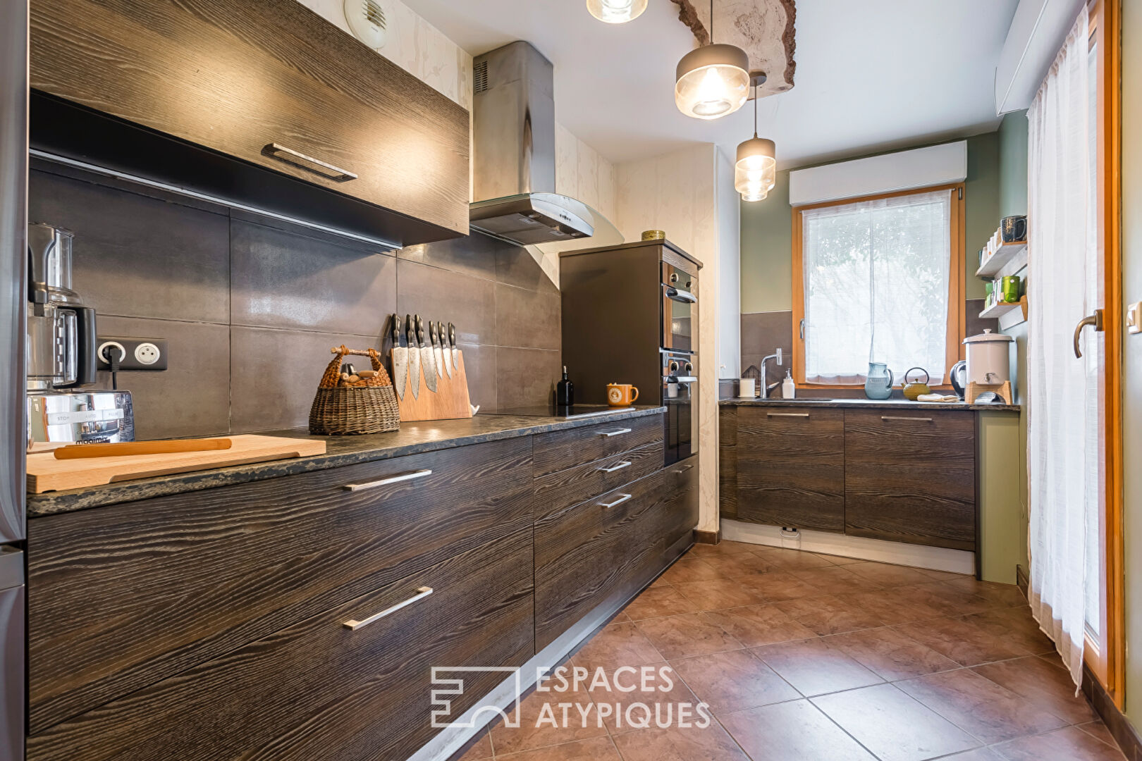 Rez-de-jardin avec 242m2 de jardin