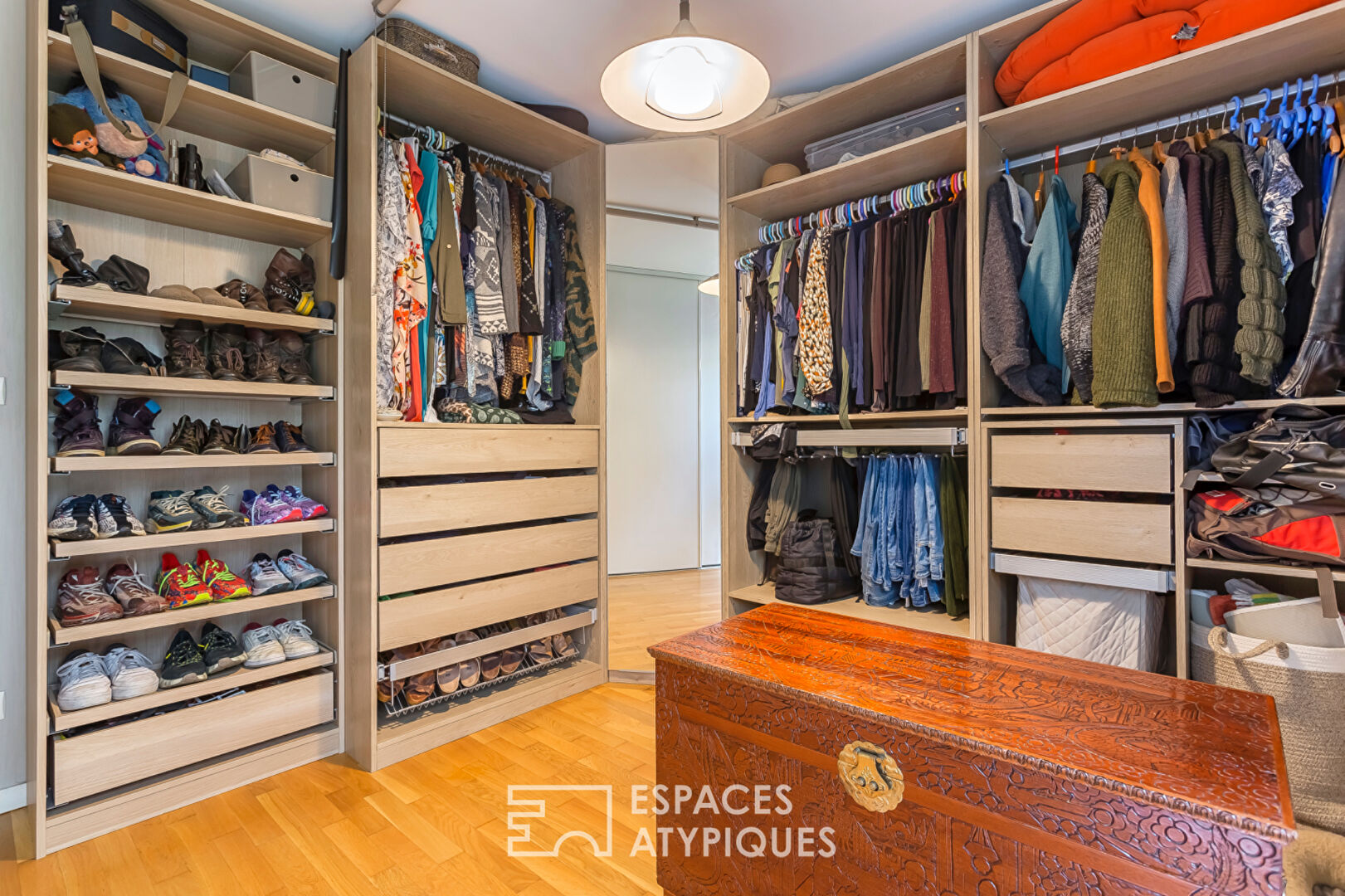 Rez-de-jardin avec 242m2 de jardin