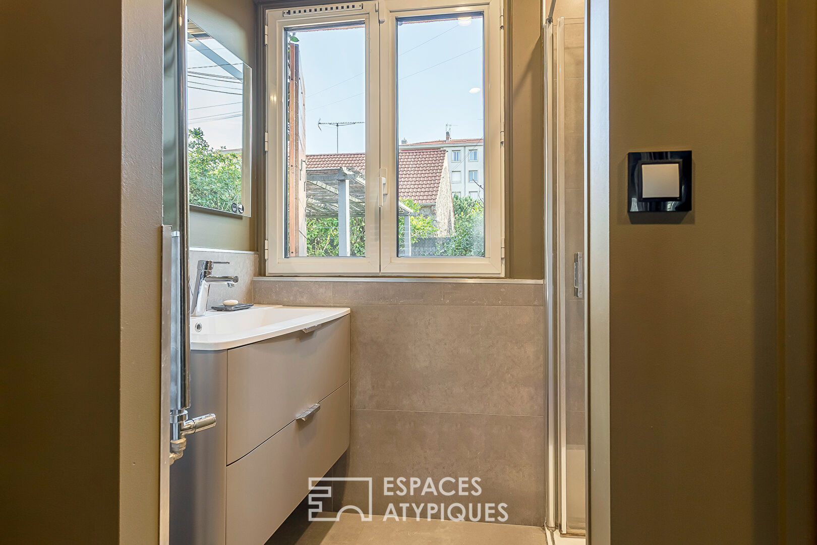 Maison avec jardin à proximité du métro Cuire