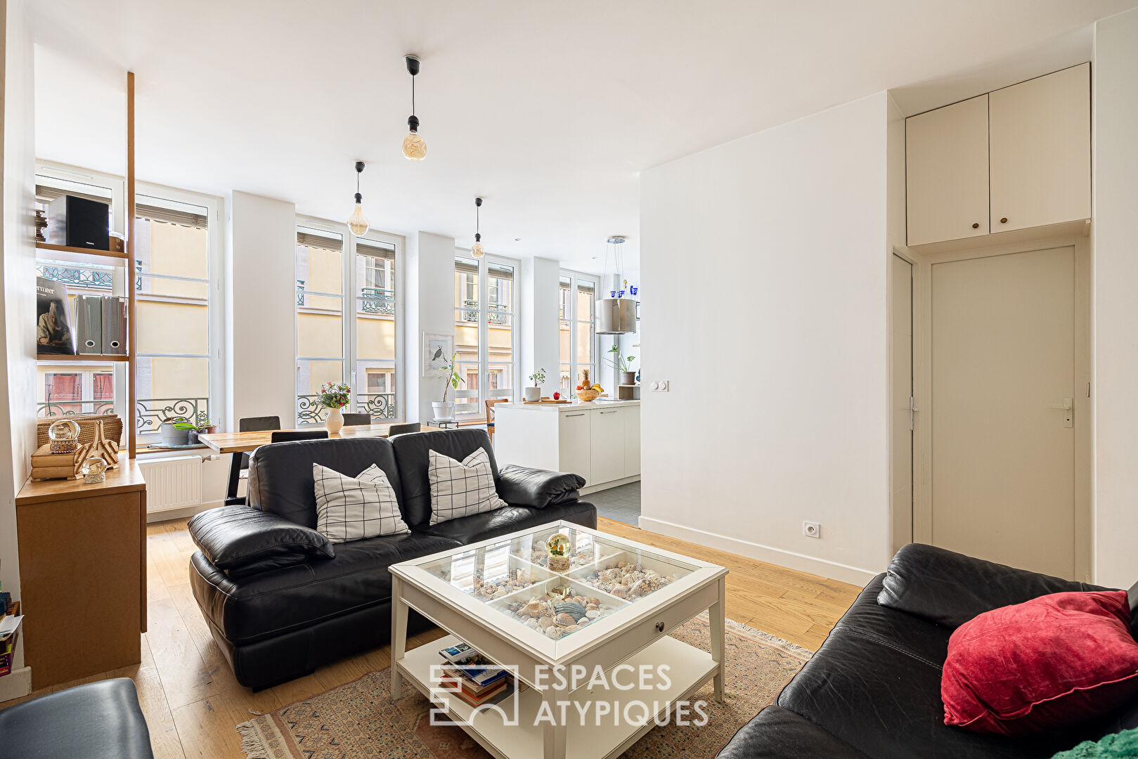 Ancien rénové à proximité de la Place Croix-Paquet