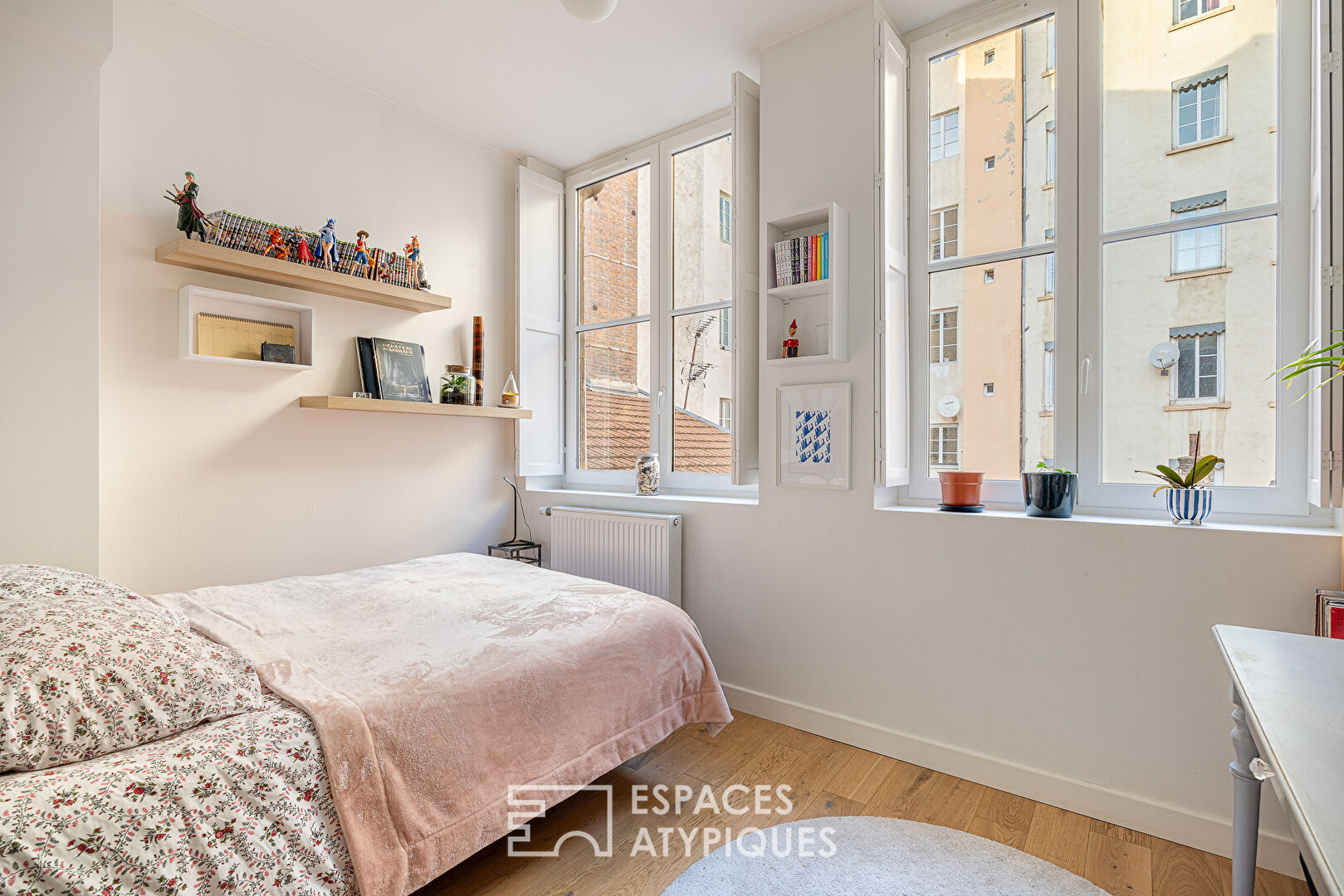 Ancien rénové à proximité de la Place Croix-Paquet