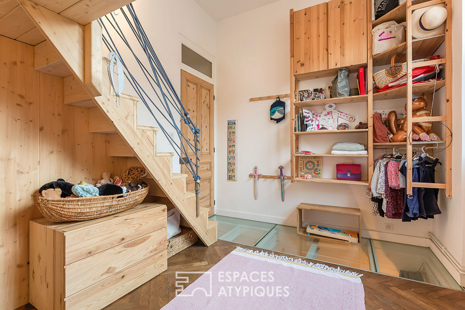 Appartement en rez de jardin esprit maison avec véranda