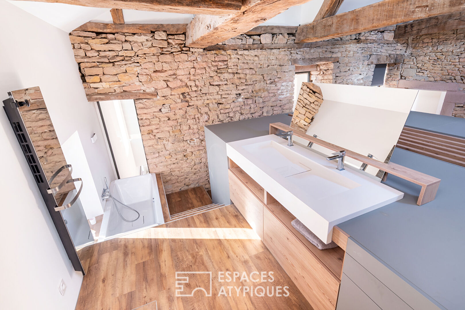 Ancienne Grange du Château Rouge rénovée