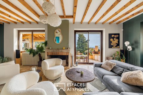 Ancienne bastide rénovée avec piscine et vue