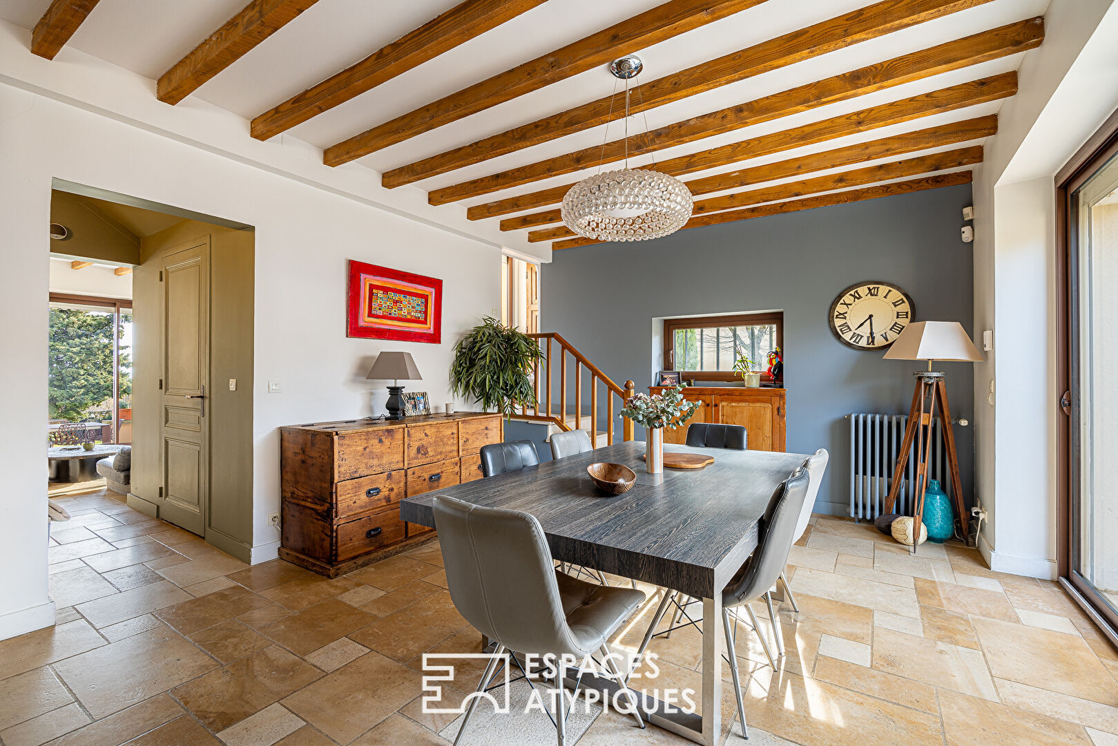 Ancienne bastide rénovée avec piscine et vue