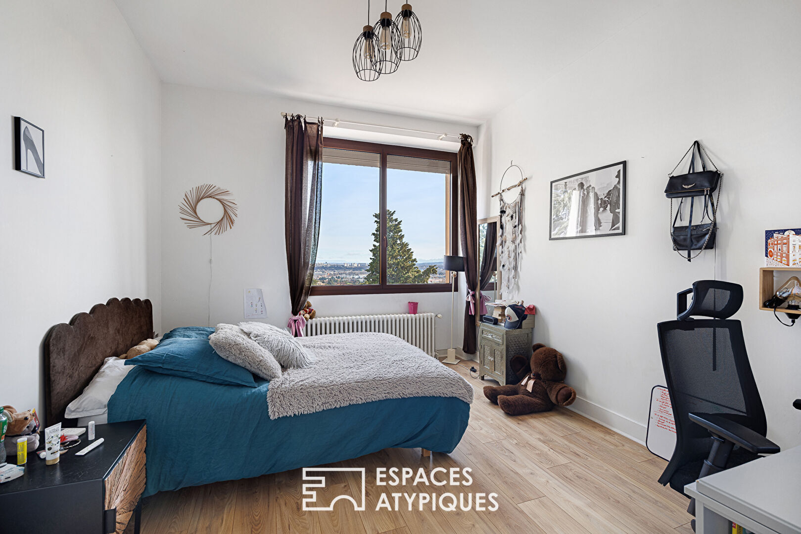 Ancienne bastide rénovée avec piscine et vue