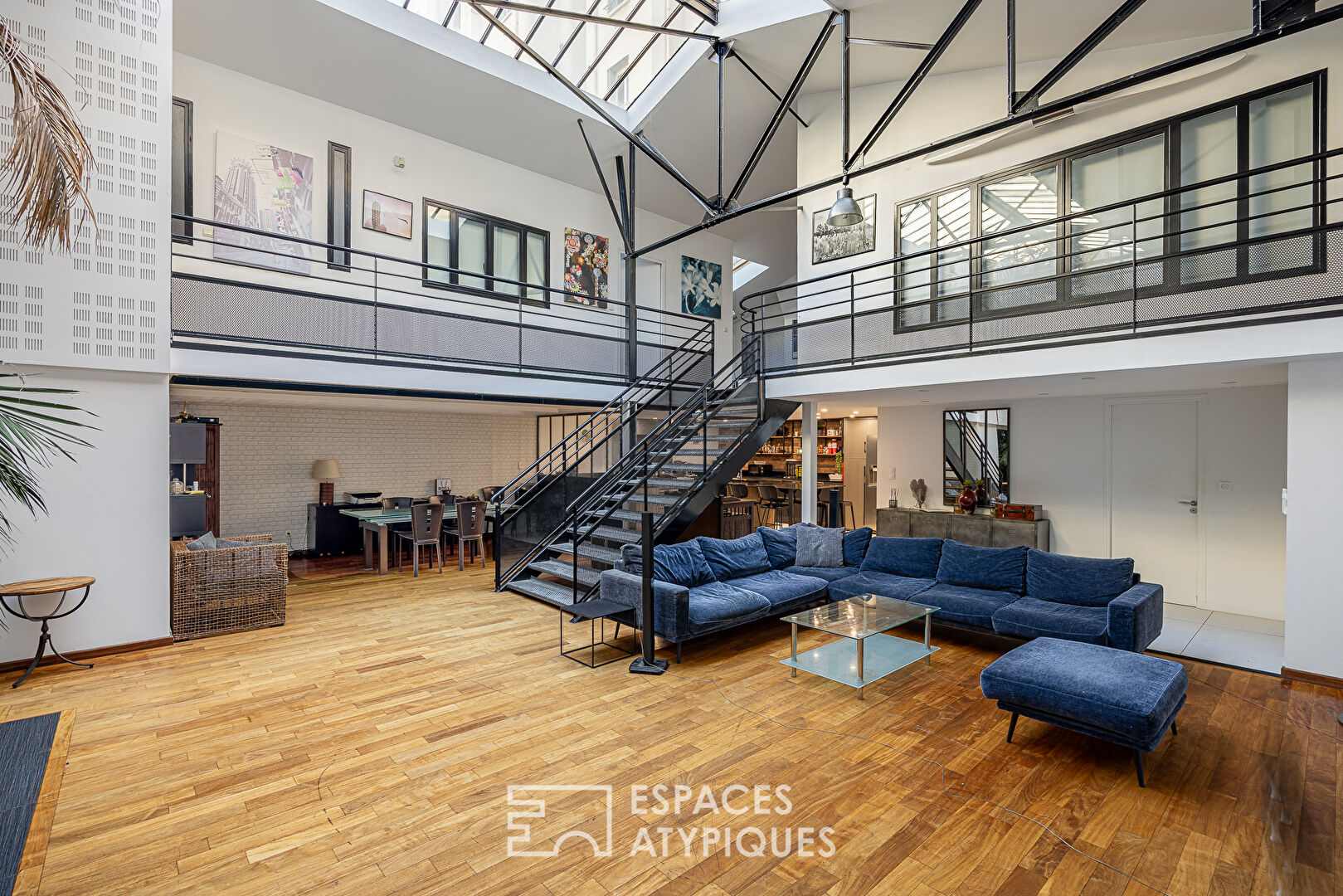 Loft industriel avec garage