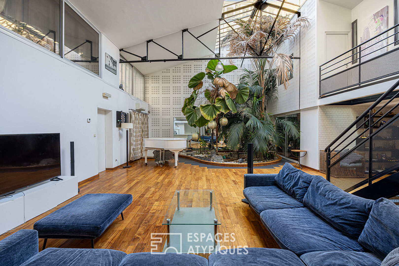 Loft industriel avec garage