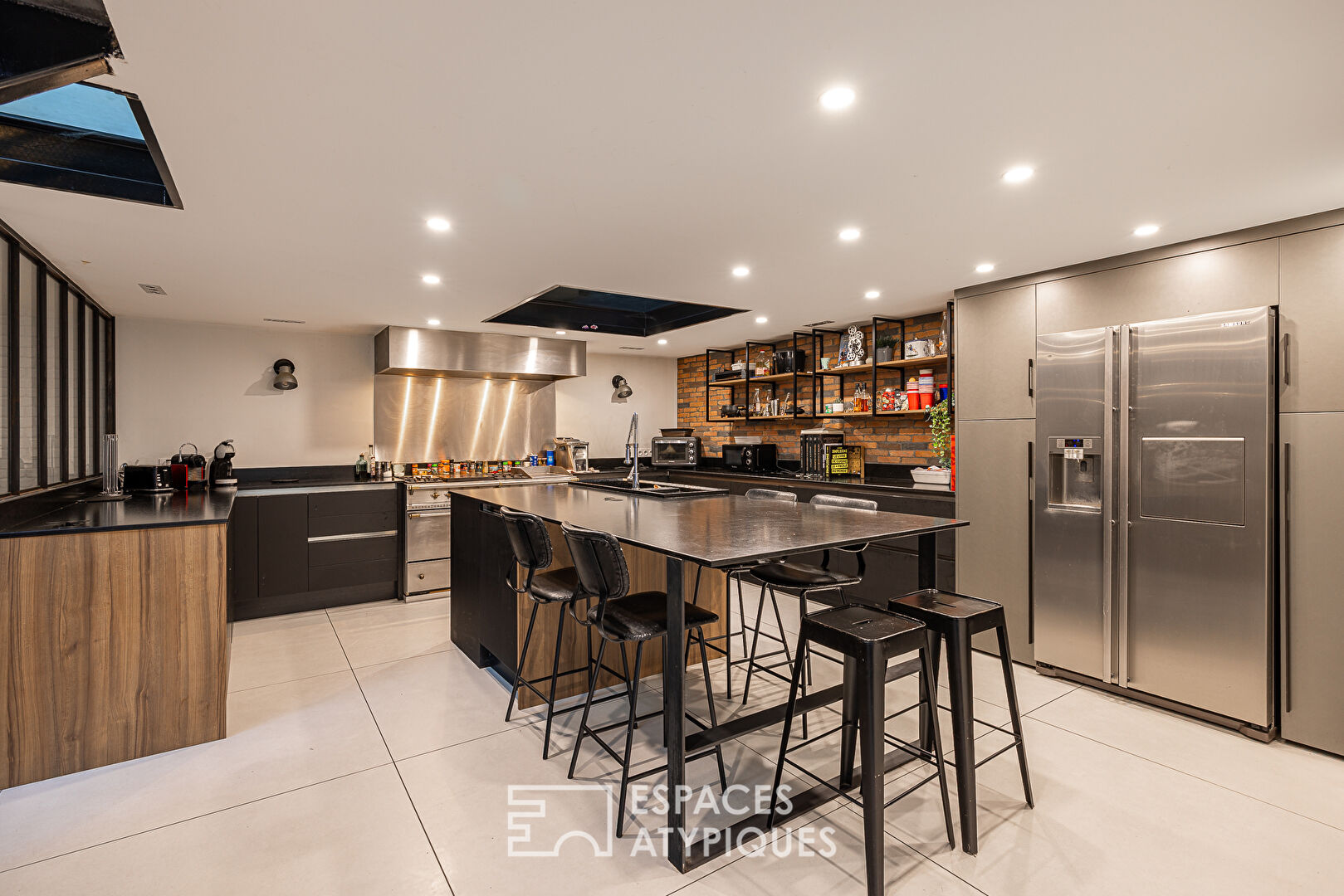 Loft industriel avec garage