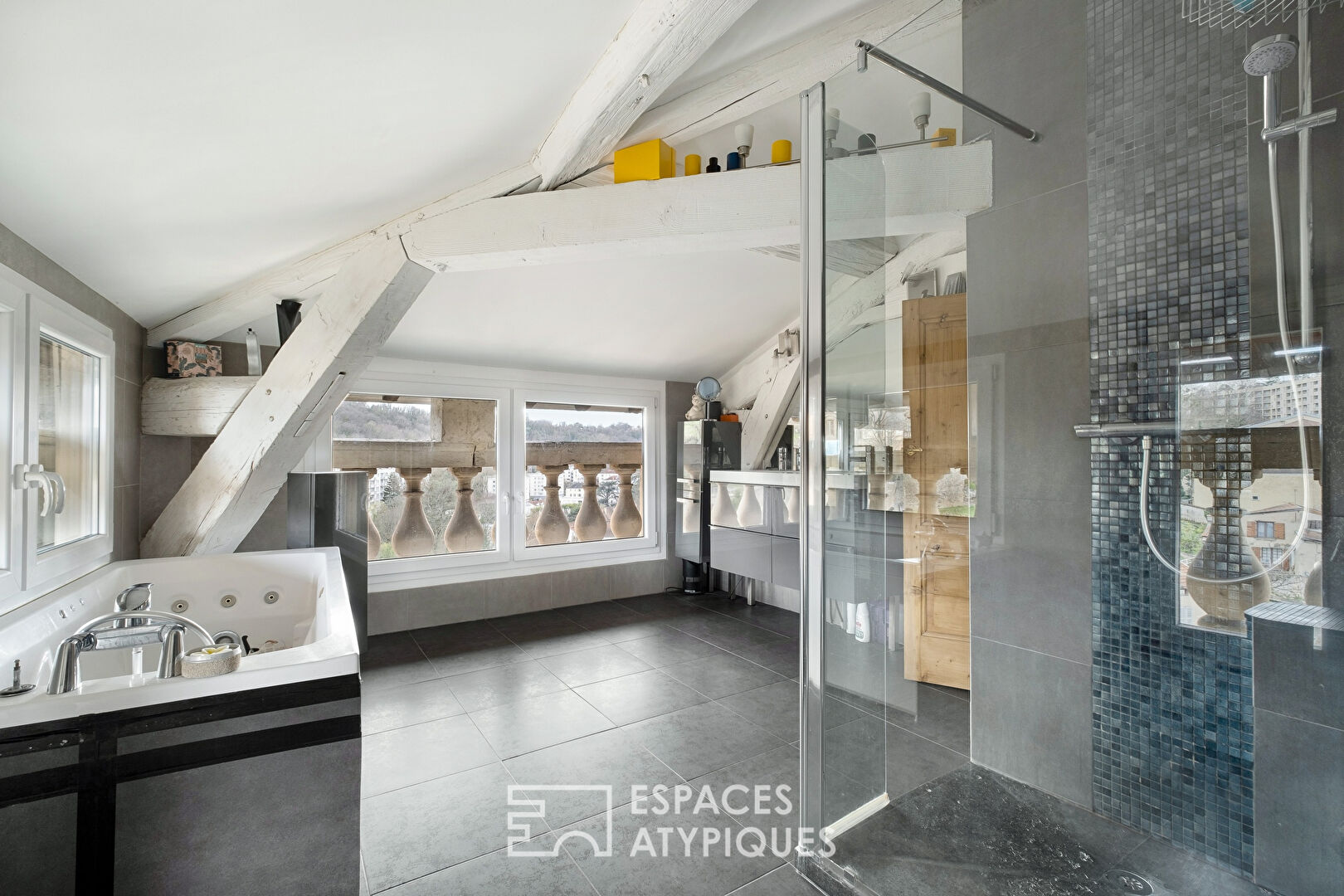 Duplex au dernier étage avec ascenseur