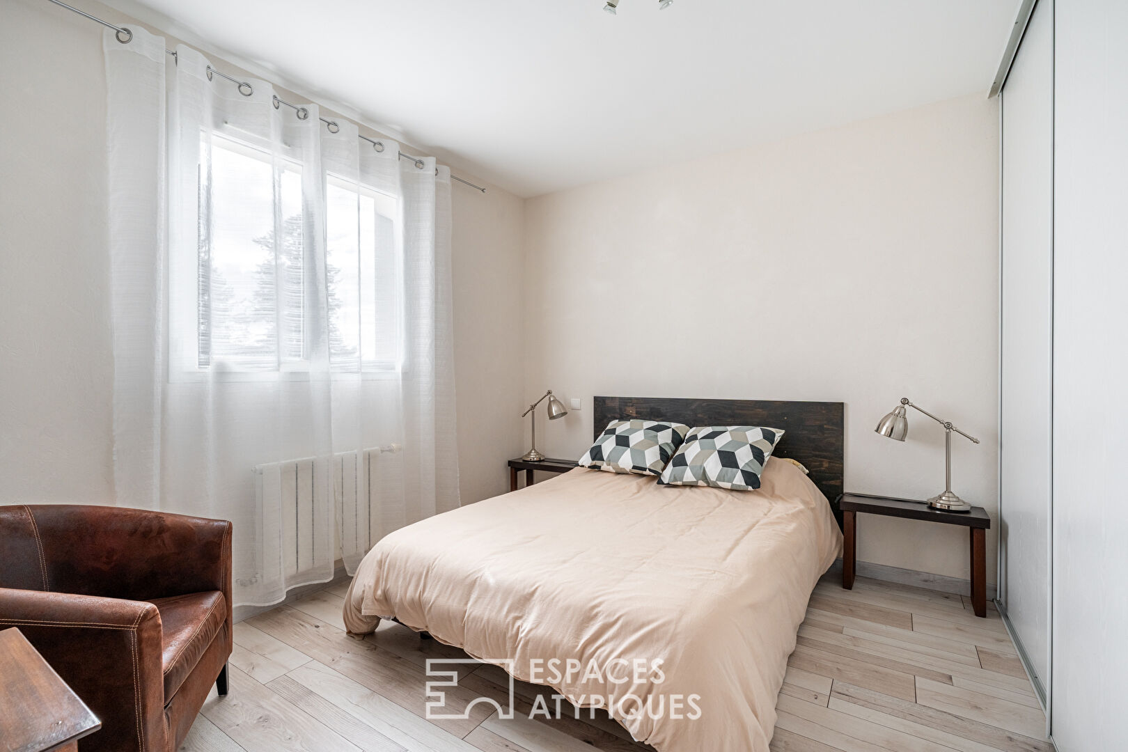 Maison avec jardin paysagé au coeur de La Boisse