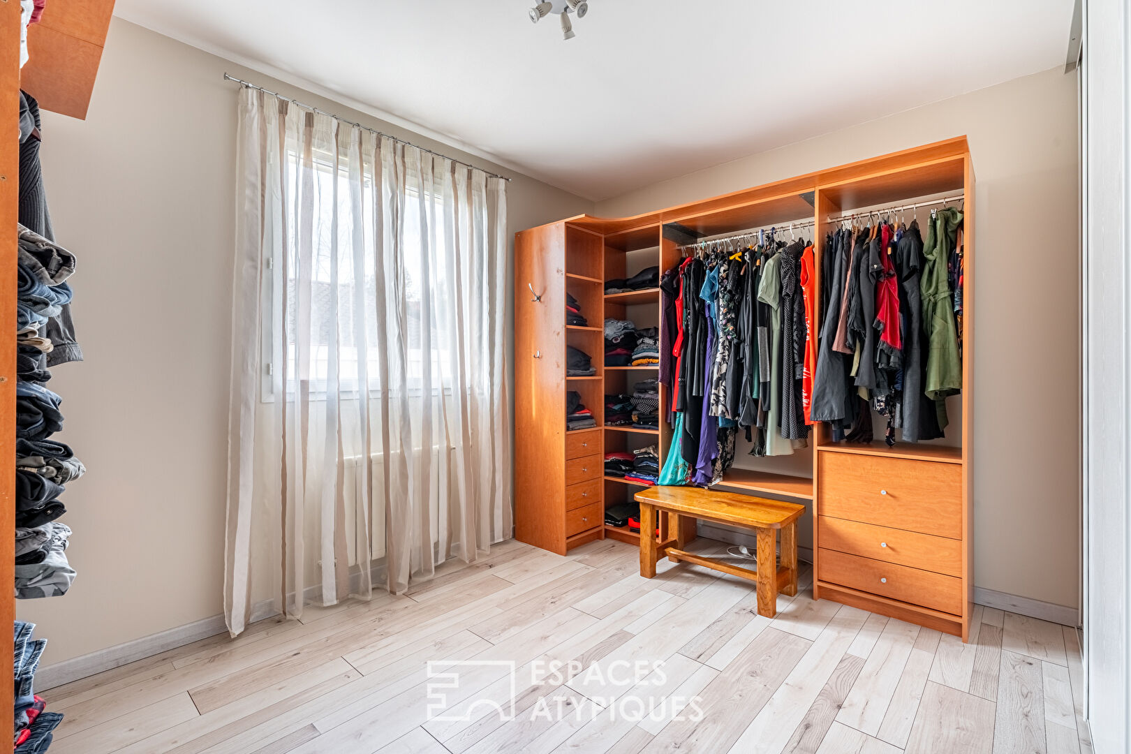 Maison avec jardin paysagé au coeur de La Boisse