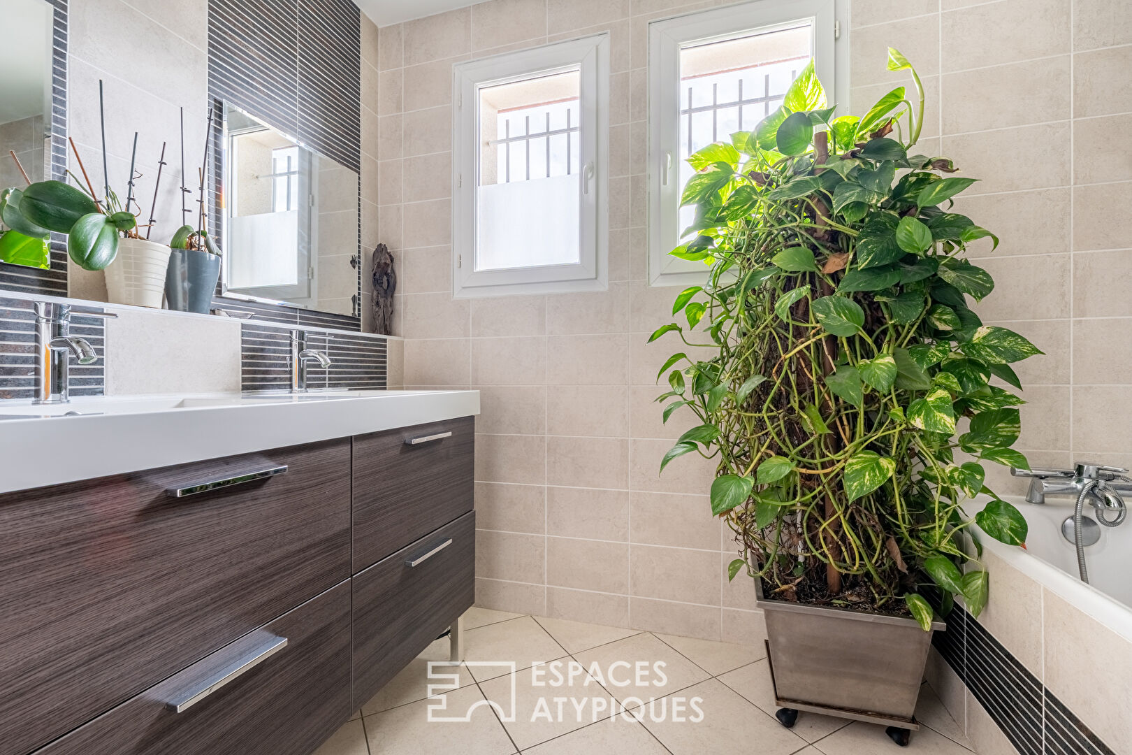 Maison avec jardin paysagé au coeur de La Boisse