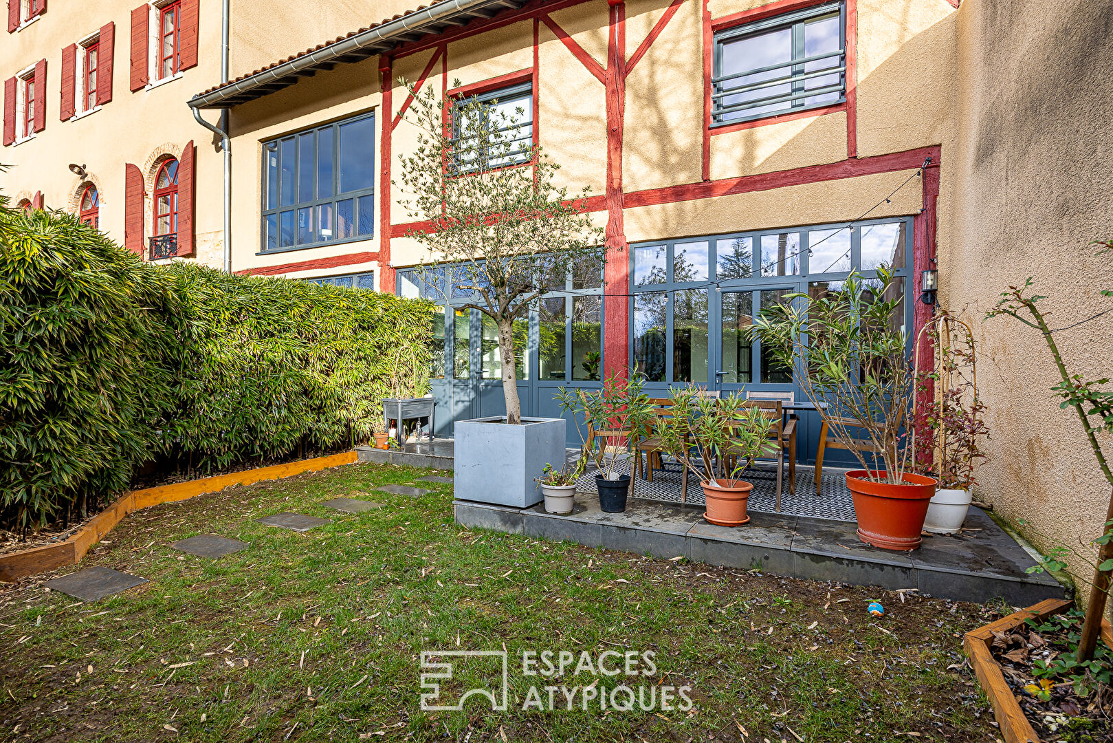 Appartement esprit loft avec jardin dans une ancienne ferme