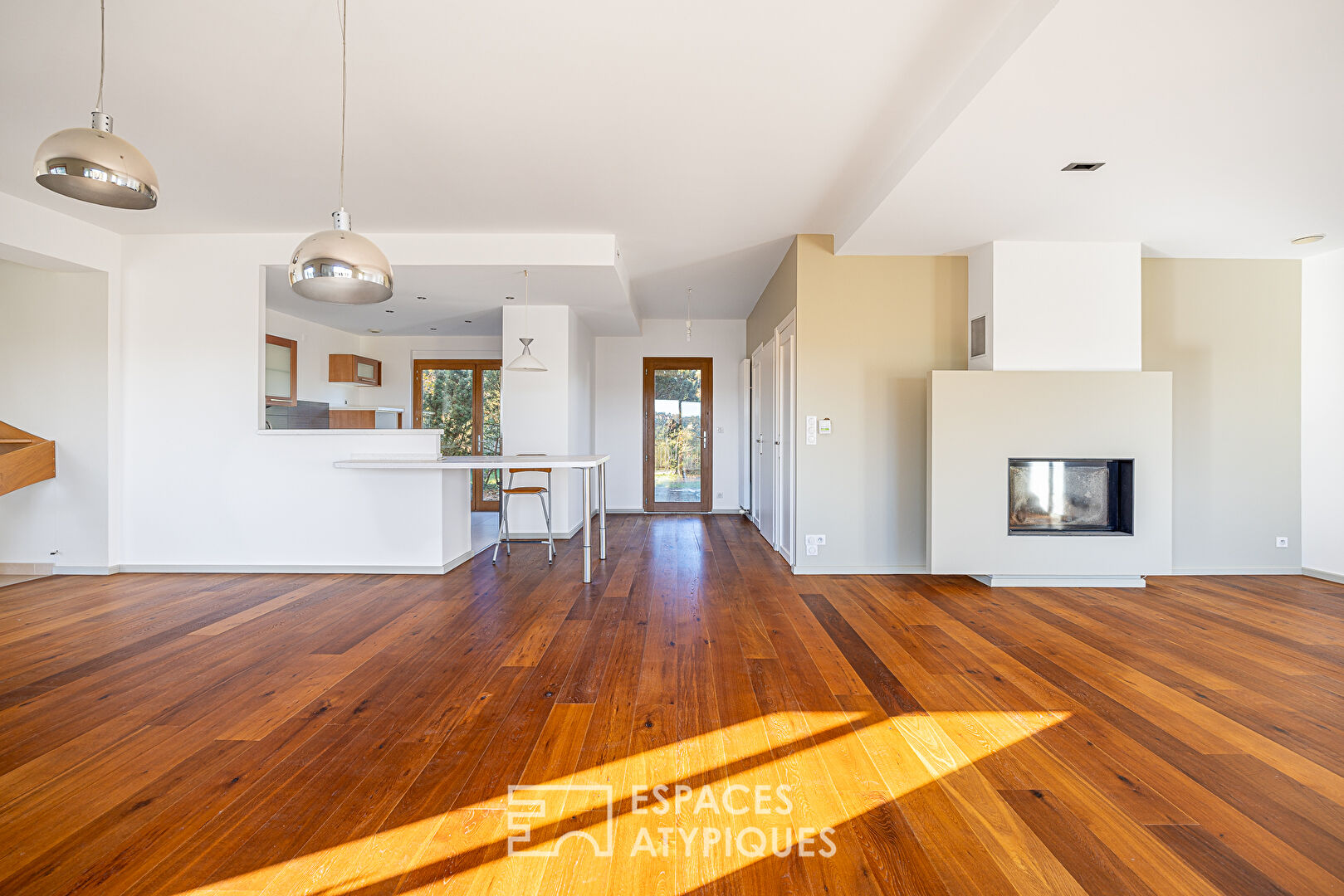 Maison rénovée avec jardin et vue dégagée